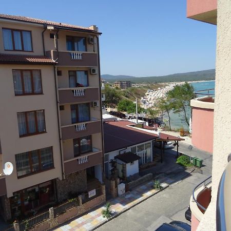 Dobrevi Guest House Primorsko Dış mekan fotoğraf
