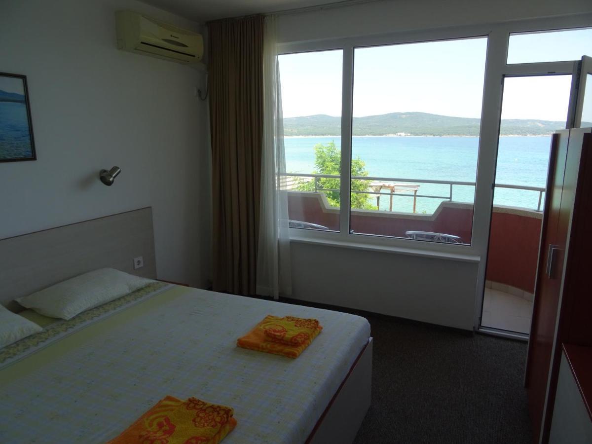 Dobrevi Guest House Primorsko Dış mekan fotoğraf