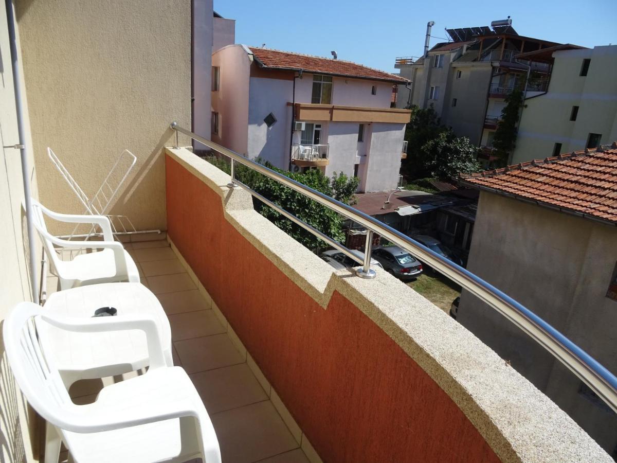 Dobrevi Guest House Primorsko Dış mekan fotoğraf