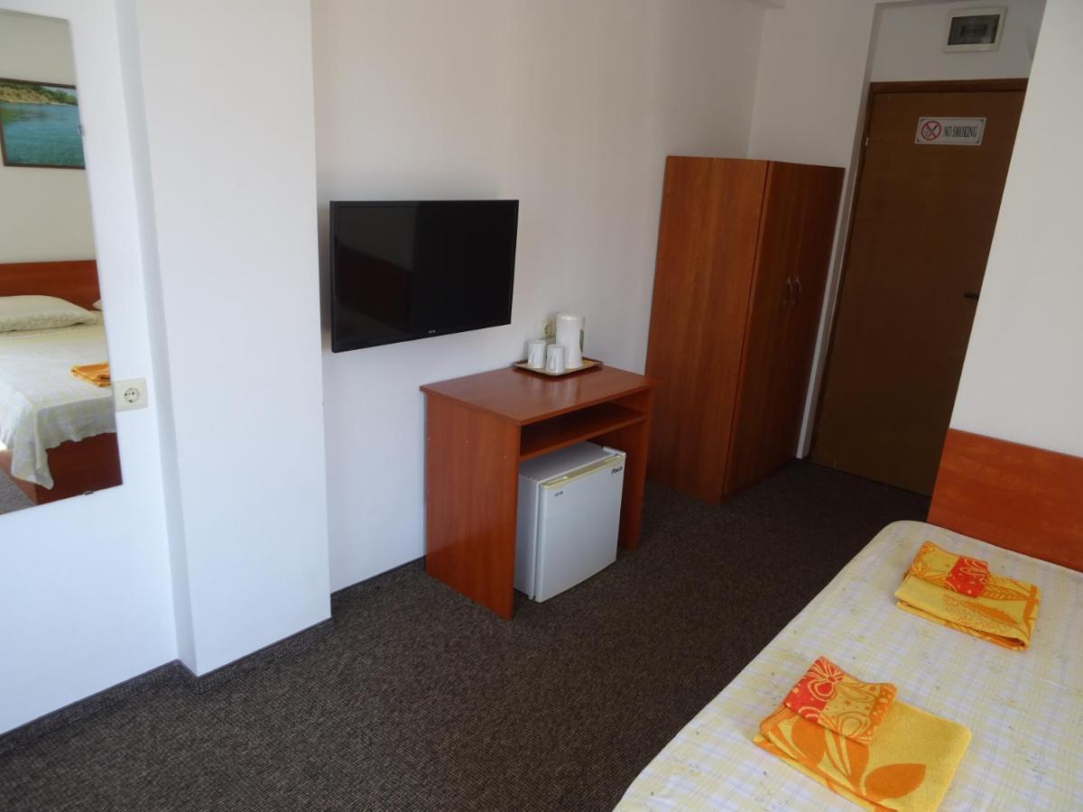 Dobrevi Guest House Primorsko Dış mekan fotoğraf
