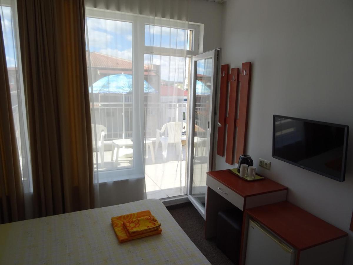 Dobrevi Guest House Primorsko Dış mekan fotoğraf