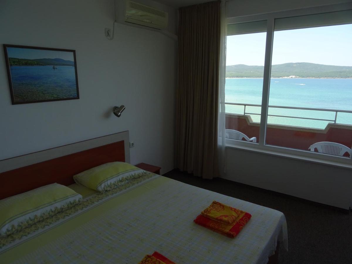 Dobrevi Guest House Primorsko Dış mekan fotoğraf