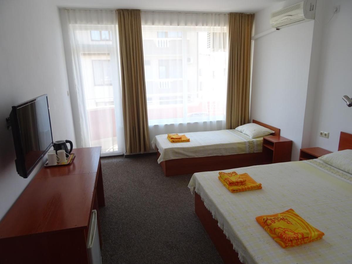 Dobrevi Guest House Primorsko Dış mekan fotoğraf