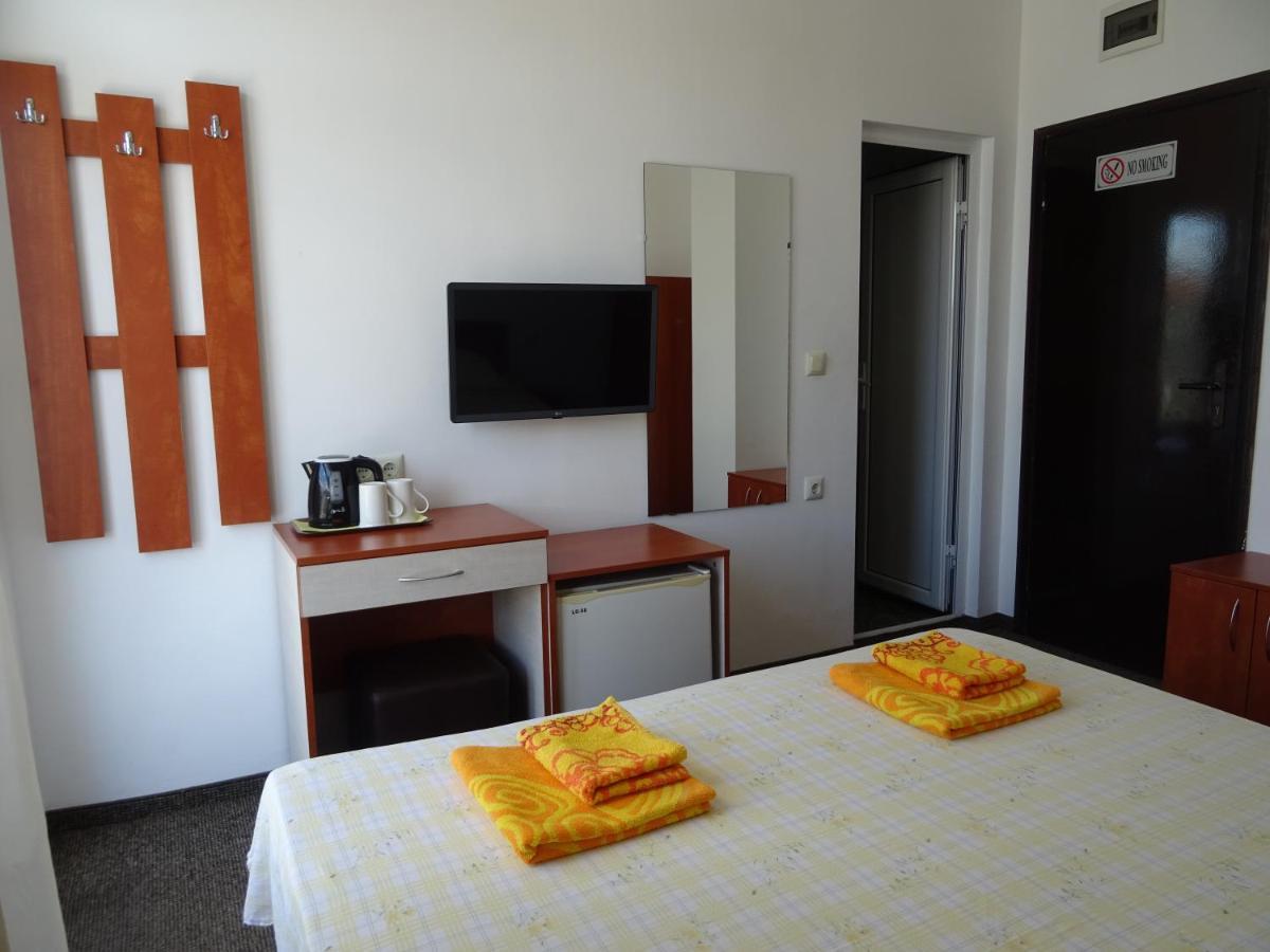 Dobrevi Guest House Primorsko Dış mekan fotoğraf