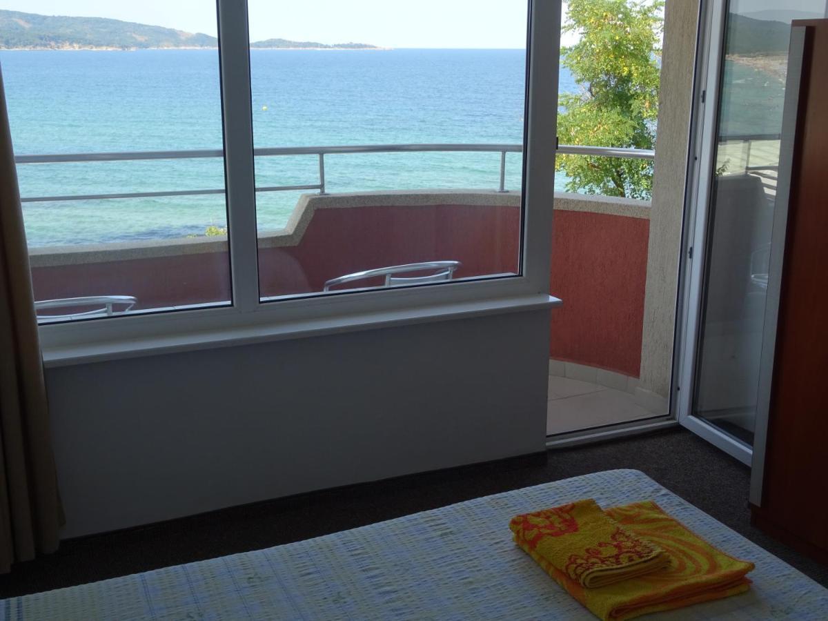 Dobrevi Guest House Primorsko Dış mekan fotoğraf