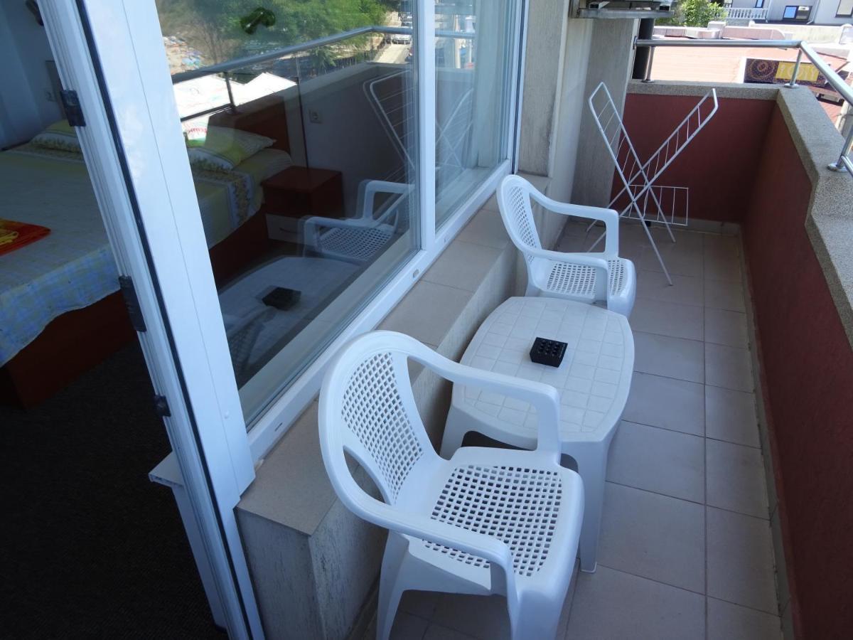 Dobrevi Guest House Primorsko Dış mekan fotoğraf