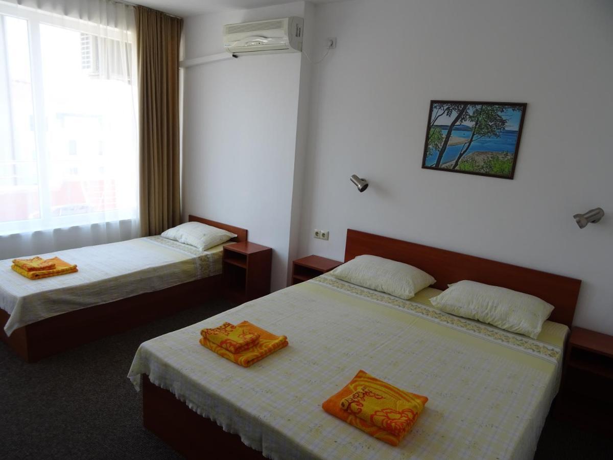 Dobrevi Guest House Primorsko Dış mekan fotoğraf