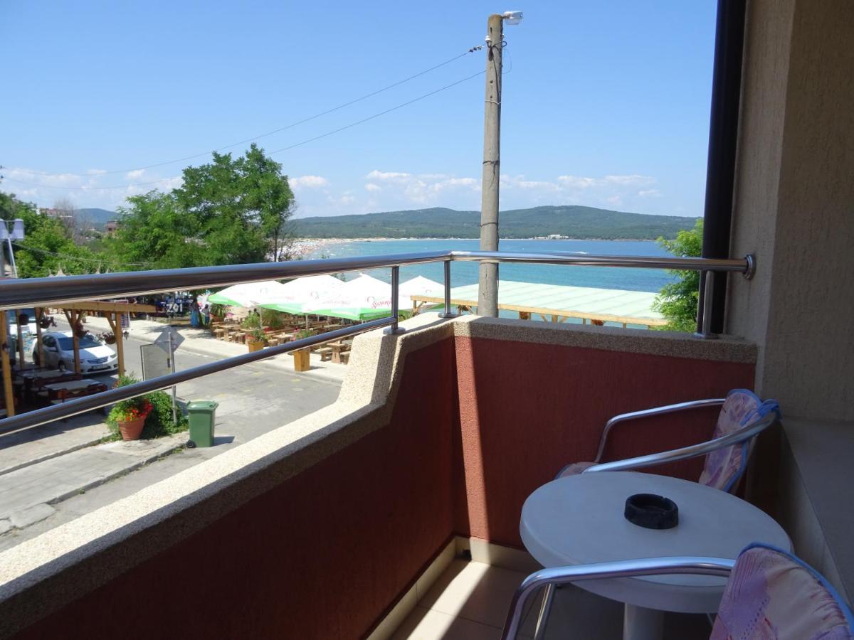 Dobrevi Guest House Primorsko Dış mekan fotoğraf