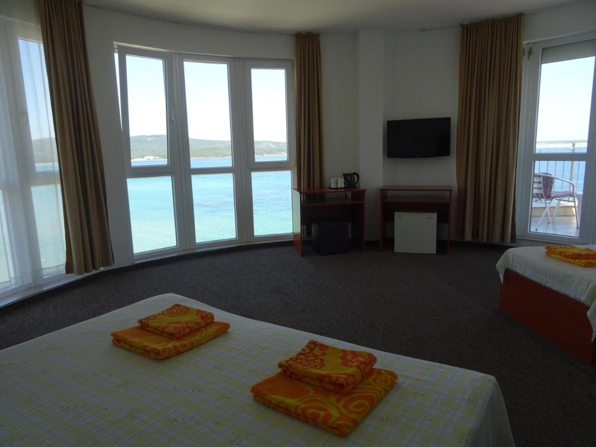 Dobrevi Guest House Primorsko Dış mekan fotoğraf